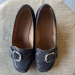 Women’s Black Close-Toed Wedge